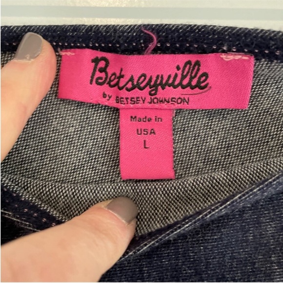 Betsey Johnson Betseyville Faux Denim Aline Skirt Size Large Like New Condition - Picture 4 of 5